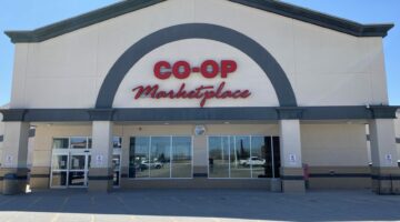Front exterior of Co-op Shopping Centre in Portage la Prairie, MB.